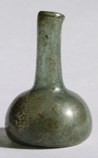 Apothekerflasche, ein sogenanntes Bl&auml;tterlein